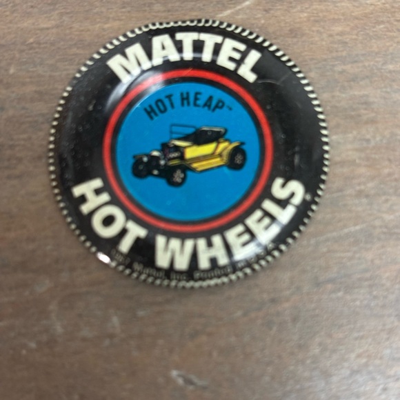 Hot Wheels Redline Hot Heap with badge - Picture 2 of 7